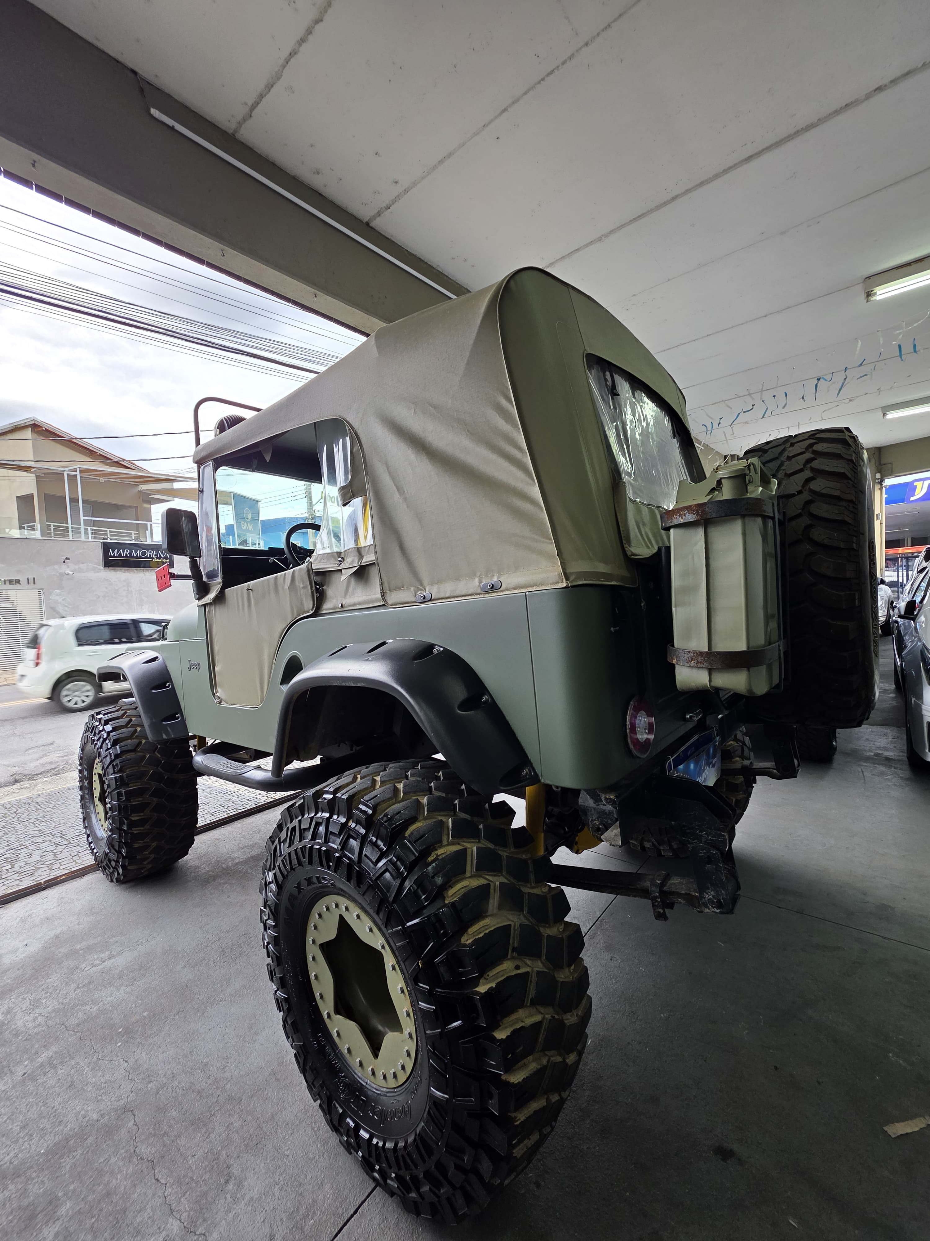Ford Jeep miniatura 4